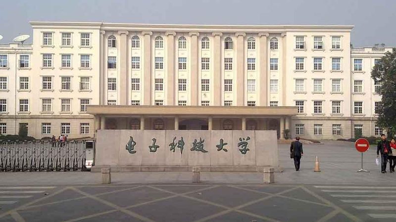 车载电子与传统汽车配件：本质区别与未来趋势